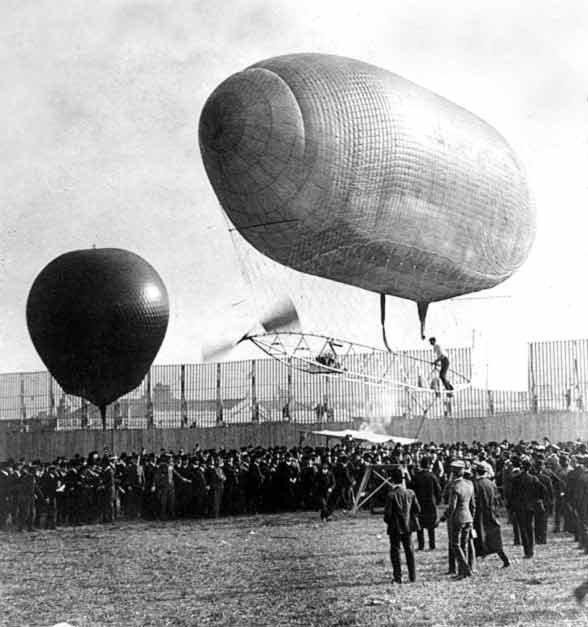 The famous California Arrow airship starting with aeronaut Knabenshue in its first successful flight, World's Fair, St. Louis.