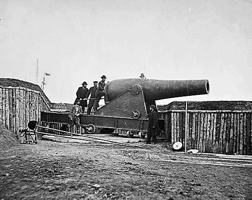 Cannon of largest size mounted in Fort, at Battery Rodgers.